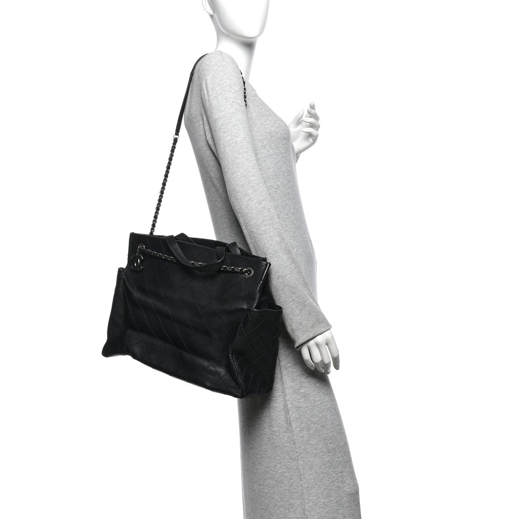 Grained Calfskin CC Pocket Tote Black